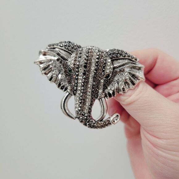 Brand New 2 In 1 Grey Silver Elephant Rhinestone Brooch Pin & Pendant - Picture 4 of 10